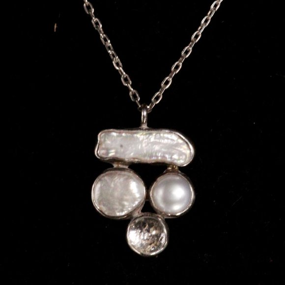 Sterling Silver Mother of Pearl Quartz Modern Necklace - Picture 6 of 10